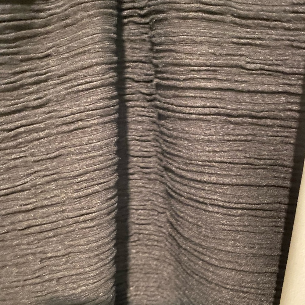 Maeve short sleeve dress with white sheer flutter sleeves/patterned black bottom - Picture 4 of 4